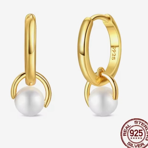 New 🎁 Minimalistic Gold Hoop Earrings - Picture 4 of 7